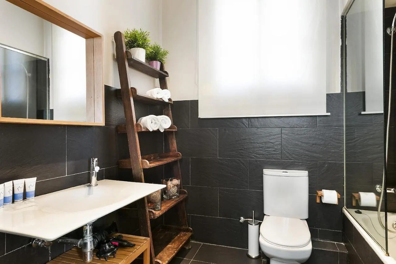 Ola Living Gaudi Daire Barselona İspanya